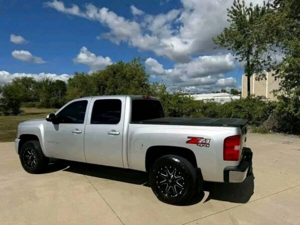 2011 Chevy Silverado 1500 LT Z71 4x4 - Image 6