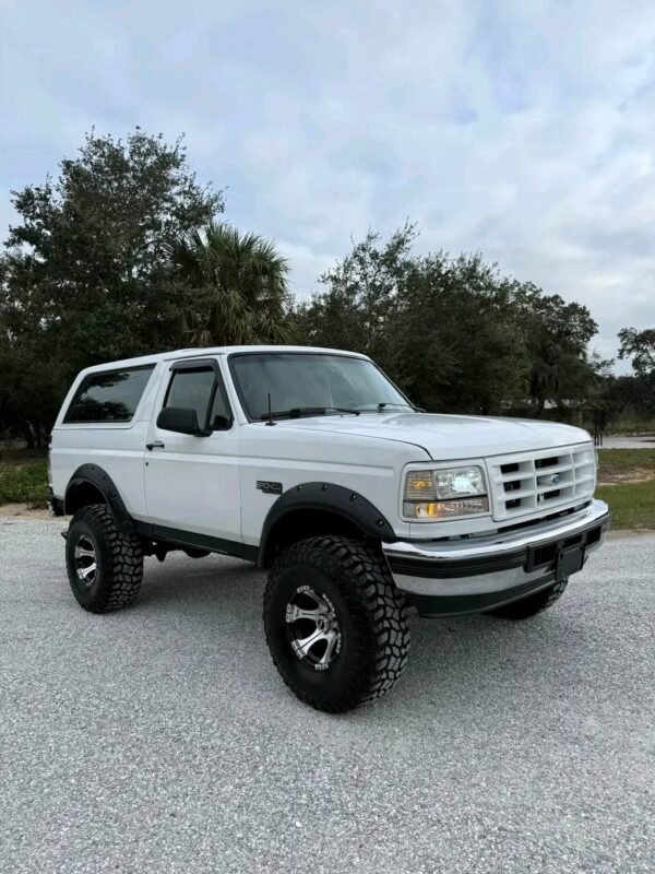 1996 Bronco with a 1995 powerstroke engine swap. - Image 9