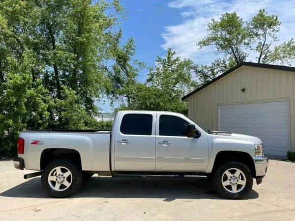 2011 Chevy Silverado 2500HD LT 4x4 - Image 26