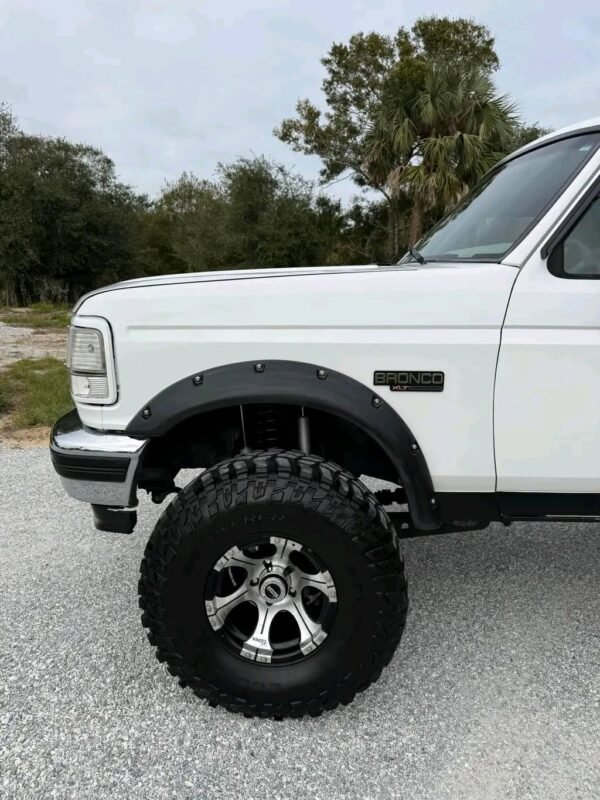 1996 Bronco with a 1995 powerstroke engine swap. - Image 8