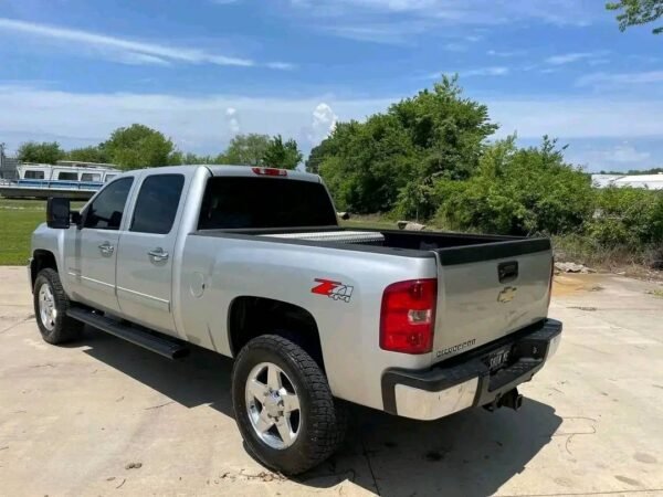 2011 Chevy Silverado 2500HD LT 4x4 - Image 20