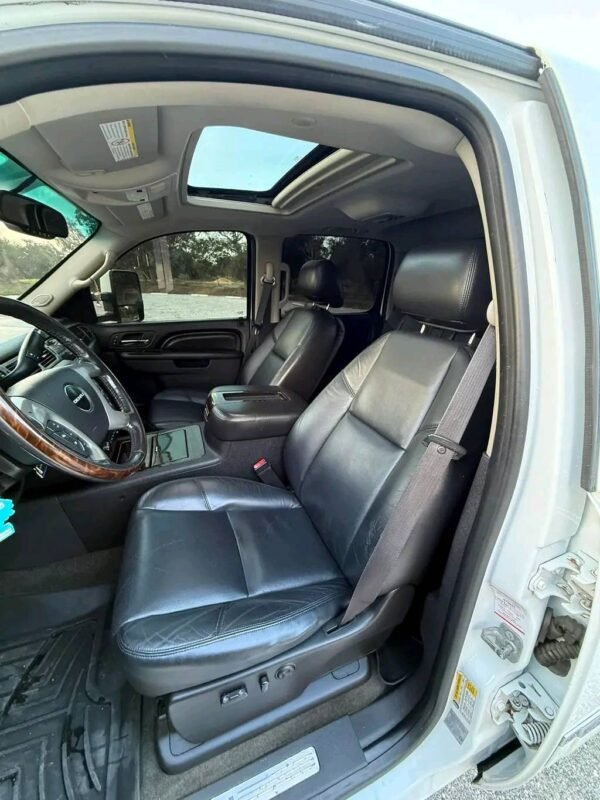 2012 GMC Sierra 2500HD crew cab short bed 4x4 - Image 7