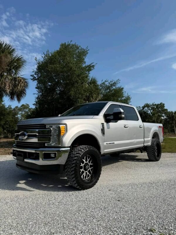 2017 Ford F250 crew cab short bed 4x4