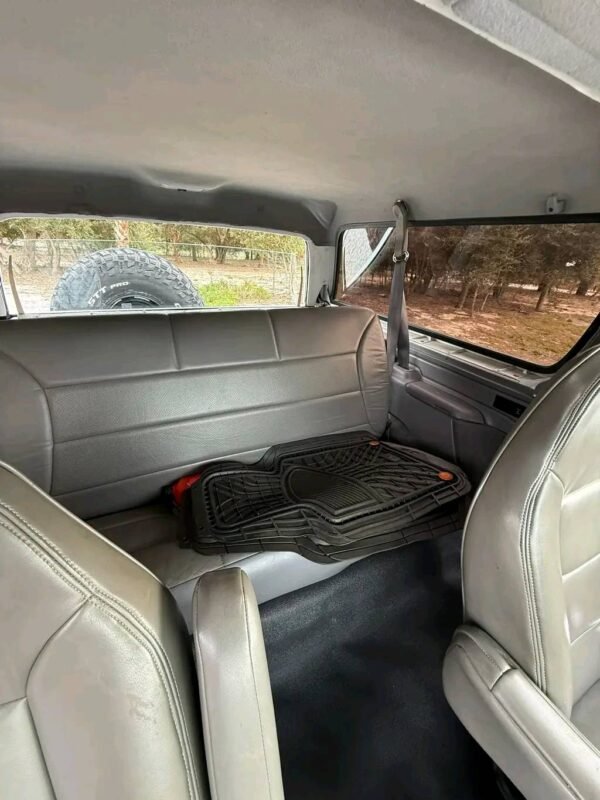 1996 Bronco with a 1995 powerstroke engine swap. - Image 3