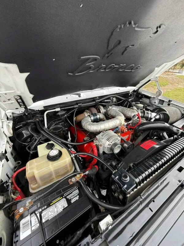 1996 Bronco with a 1995 powerstroke engine swap. - Image 2