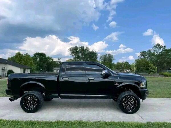 2013 Ram 2500 Laramie 4x4 - Image 5