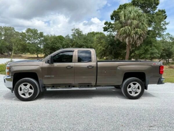 2016 GMC Sierra 2500HD crew cab short bed 4x4 - Image 7