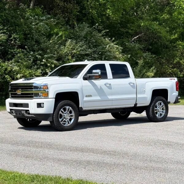 2019 Chevrolet Silverado 2500 - Image 11