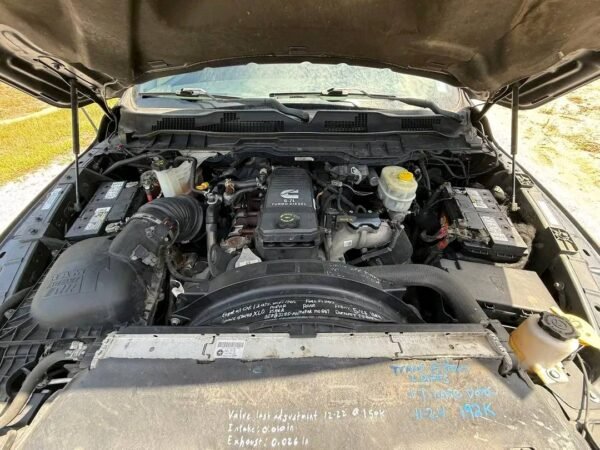 2017 Dodge ram 2500 crew cab short bed 4x4 with 6.7 Cummins turbo diesel and 6 speed automatic transmission - Image 3