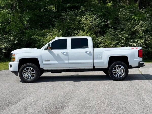 2019 Chevrolet Silverado 2500 - Image 4