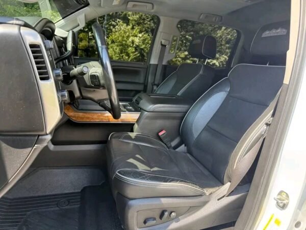 2019 Chevrolet Silverado 2500 - Image 3