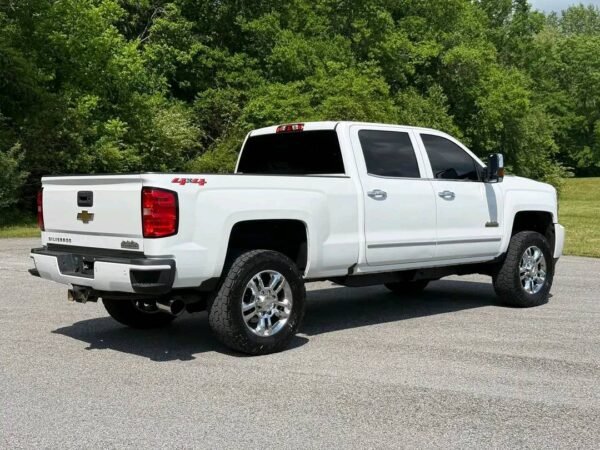 2019 Chevrolet Silverado 2500 - Image 2